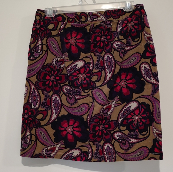 Ann Taylor paisley pattern skirt, corduroy material -  size 0 - Picture 5 of 9